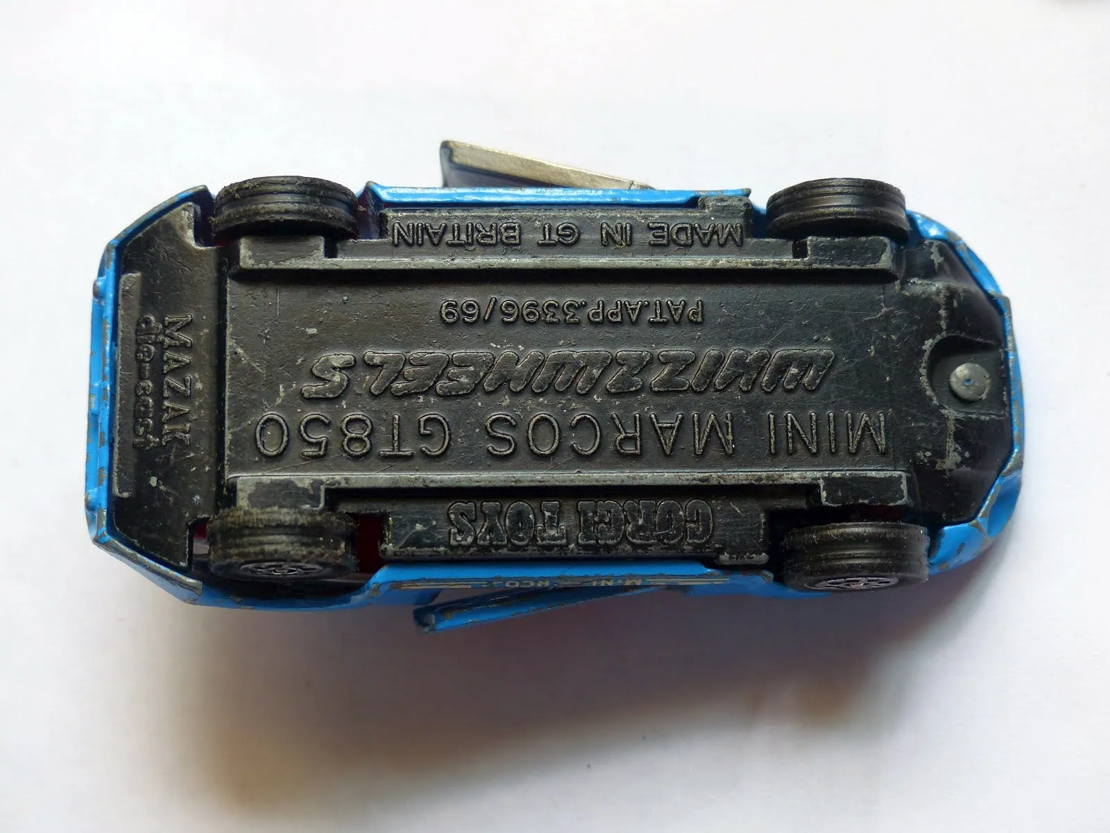 305 Mini Marcos GT850 *in blue* (damaged)