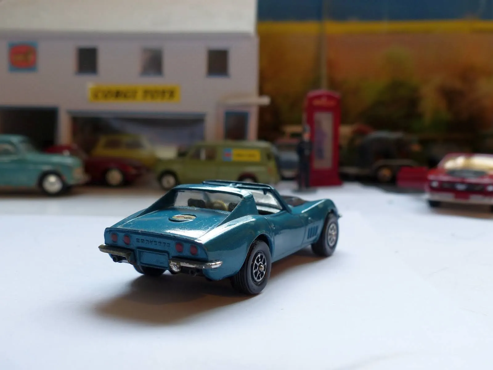387 Chevrolet Corvette Stingray in blue