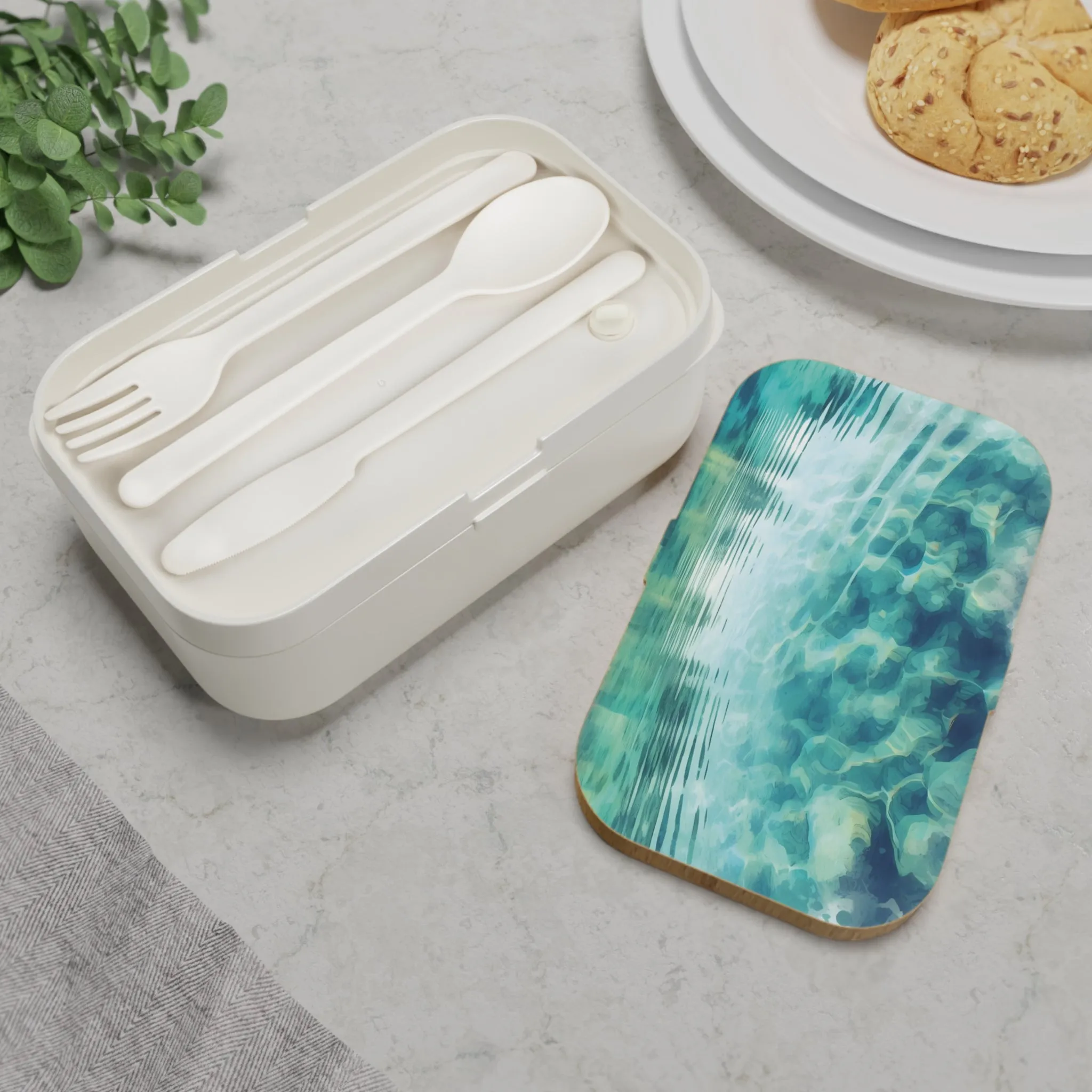 A crystal clear sea Bento Lunch Box