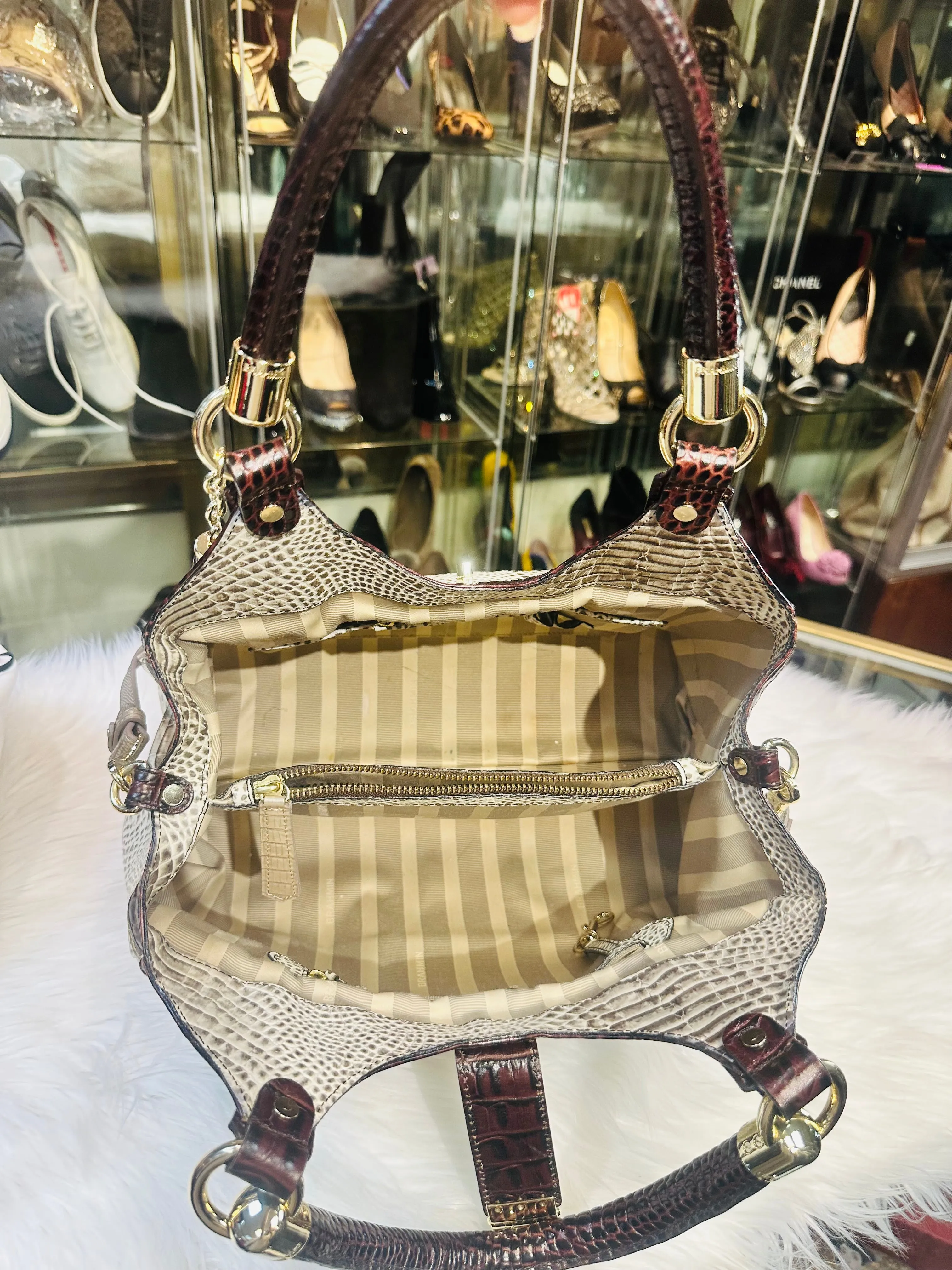 Brahmin Elisa Shoulder Bag Tri-color Creme Rhodes Embossed Leather   Tassel EUC (preowned)